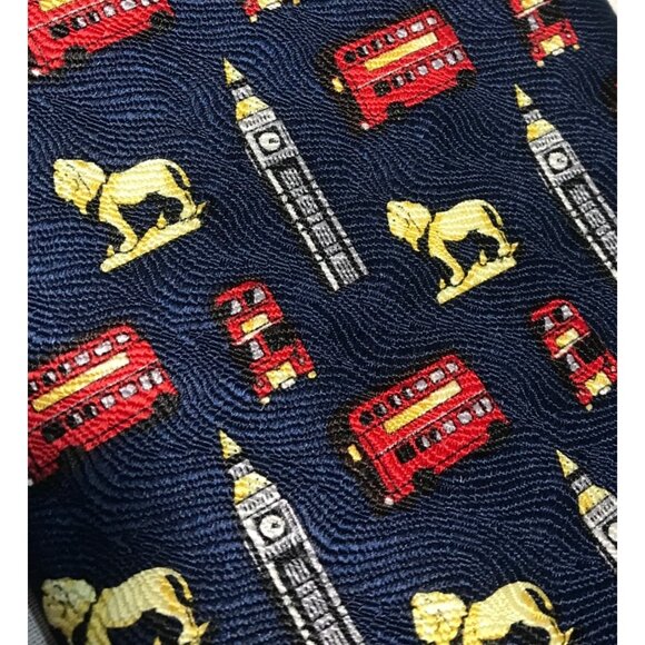Elegance London England Mens Silk Tie Navy Blue with Iconic London Symbols - Picture 2 of 4